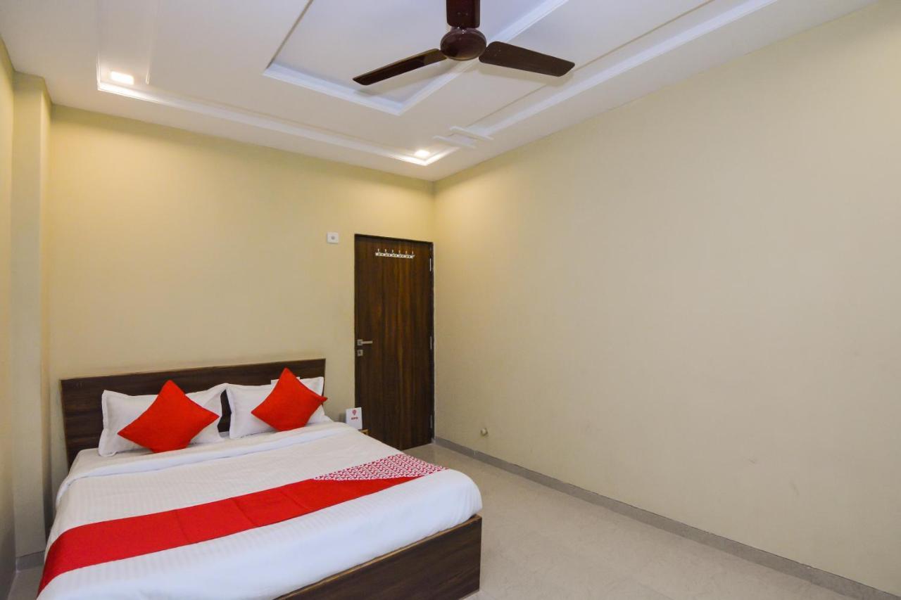 Sukrangu Palace Hotell Shirdi Eksteriør bilde