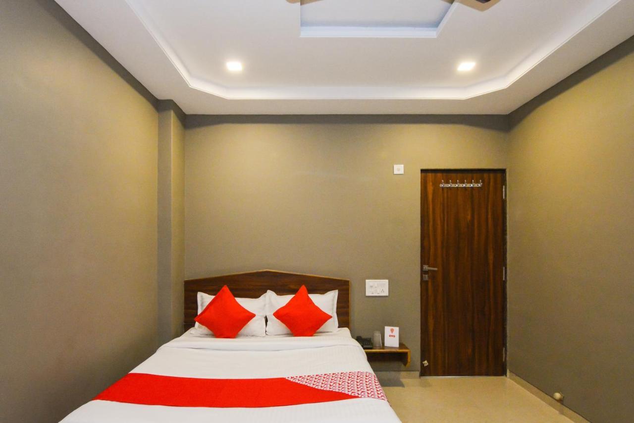 Sukrangu Palace Hotell Shirdi Eksteriør bilde